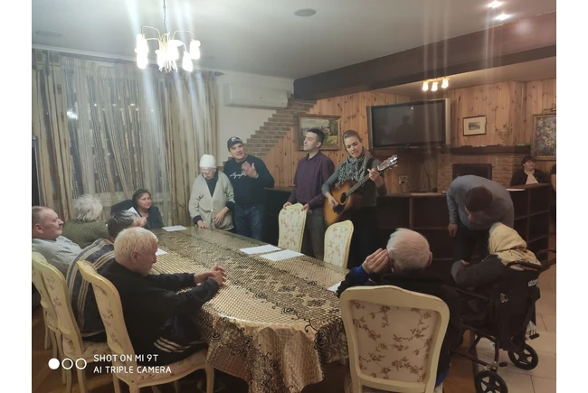 Фото  - Сучасний будинок для людей похилого віку «Happy Family»