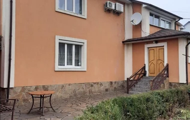 Приватний будинок для людей похилого віку 