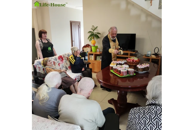 Фото  - Приватний пансіонат для людей похилого віку Life-House «Крутогірна»
