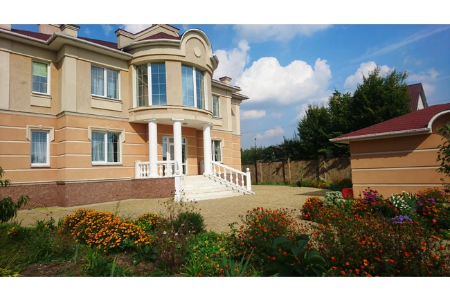 Фото  - Приватний пансіонат для людей похилого віку Life-House «Дмитрівка»